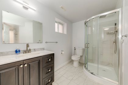 Basement 3pc Bath - 5075 Rising Star Crt., Mississauga at 5075 Rising Star Court, Hurontario, Mississauga