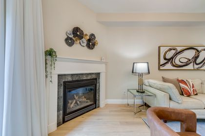 Living Room - 2296 Parkglen Ave, Oakville at 2296 Parkglen Avenue, WM Westmount, Oakville