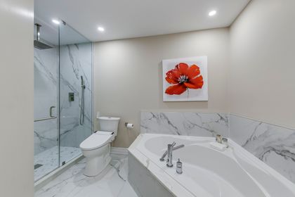 Primary Bedroom Ensuite - 2296 Parkglen Ave, Oakville at 2296 Parkglen Avenue, WM Westmount, Oakville