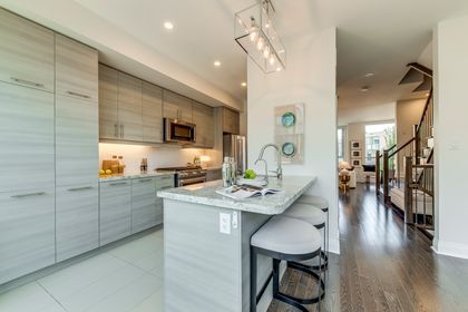 Kitchen - 5 - 100 Little Creek Rd., Mississauga at 5 - 100 Little Creek Road, Hurontario, Mississauga