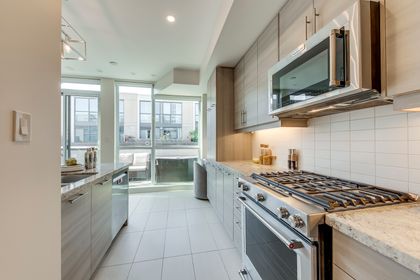 Kitchen - 5 - 100 Little Creek Rd., Mississauga at 5 - 100 Little Creek Road, Hurontario, Mississauga