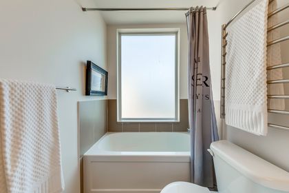 Primary Bedroom Ensuite - 5 - 100 Little Creek Rd., Mississauga at 5 - 100 Little Creek Road, Hurontario, Mississauga