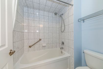 Main Bath - 475 George Ryan Ave., Oakville at 475 George Ryan Avenue, 1010 - JM Joshua Meadows, Oakville