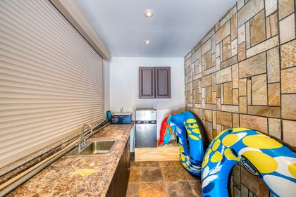 Pool Cabana - 767 Parkland Ave., Mississauga at 767 Parkland Avenue, Clarkson, Mississauga