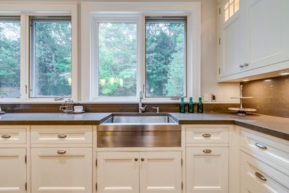 Kitchen - 767 Parkland Ave., Mississauga at 767 Parkland Avenue, Clarkson, Mississauga