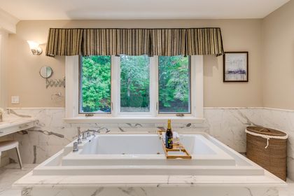 Primary Bedroom Ensuite - 767 Parkland Ave., Mississauga at 767 Parkland Avenue, Clarkson, Mississauga