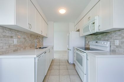 Kitchen - 1003 - 4900 Glen Erin Dr., Mississauga at 1003 - 4900 Glen Erin Drive, Central Erin Mills, Mississauga
