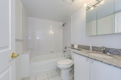 4pc Main Bath - 1003 - 4900 Glen Erin Dr., Mississauga at 1003 - 4900 Glen Erin Drive, Central Erin Mills, Mississauga 4pc Main Bath - 1003 - 4900 Glen Erin Dr., Mississauga at 1003 - 4900 Glen Erin Drive, Central Erin Mills, Mississauga