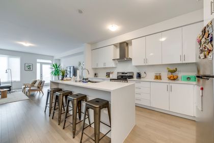Kitchen - 3054 Harvard Gardens, Oakville at 3054 Harvard Gardens, 1010 - JM Joshua Meadows, Oakville