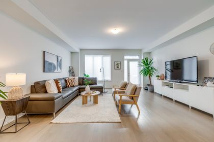 Great Room - 3054 Harvard Gardens, Oakville at 3054 Harvard Gardens, 1010 - JM Joshua Meadows, Oakville Great Room - 3054 Harvard Gardens, Oakville at 3054 Harvard Gardens, 1010 - JM Joshua Meadows, Oakville