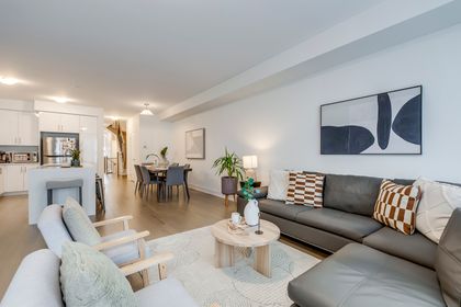 Great Room - 3054 Harvard Gardens, Oakville at 3054 Harvard Gardens, 1010 - JM Joshua Meadows, Oakville Great Room - 3054 Harvard Gardens, Oakville at 3054 Harvard Gardens, 1010 - JM Joshua Meadows, Oakville