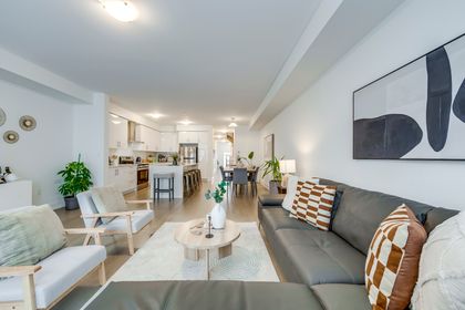 Great Room - 3054 Harvard Gardens, Oakville at 3054 Harvard Gardens, 1010 - JM Joshua Meadows, Oakville Great Room - 3054 Harvard Gardens, Oakville at 3054 Harvard Gardens, 1010 - JM Joshua Meadows, Oakville