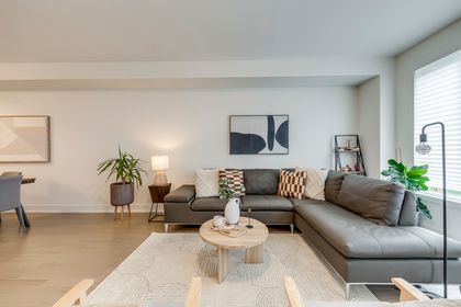 Great Room - 3054 Harvard Gardens, Oakville at 3054 Harvard Gardens, 1010 - JM Joshua Meadows, Oakville Great Room - 3054 Harvard Gardens, Oakville at 3054 Harvard Gardens, 1010 - JM Joshua Meadows, Oakville