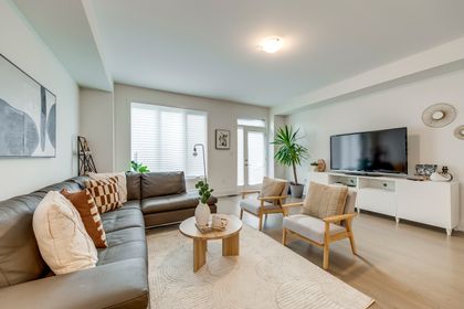 Great Room - 3054 Harvard Gardens, Oakville at 3054 Harvard Gardens, 1010 - JM Joshua Meadows, Oakville Great Room - 3054 Harvard Gardens, Oakville at 3054 Harvard Gardens, 1010 - JM Joshua Meadows, Oakville