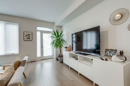 Great Room - 3054 Harvard Gardens, Oakville at 3054 Harvard Gardens, 1010 - JM Joshua Meadows, Oakville Great Room - 3054 Harvard Gardens, Oakville at 3054 Harvard Gardens, 1010 - JM Joshua Meadows, Oakville