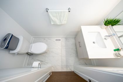 Powder Room - 3054 Harvard Gardens, Oakville at 3054 Harvard Gardens, 1010 - JM Joshua Meadows, Oakville Powder Room - 3054 Harvard Gardens, Oakville at 3054 Harvard Gardens, 1010 - JM Joshua Meadows, Oakville