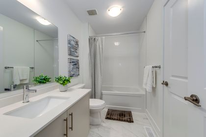 4pc Bath - 3054 Harvard Gardens, Oakville at 3054 Harvard Gardens, 1010 - JM Joshua Meadows, Oakville 4pc Bath - 3054 Harvard Gardens, Oakville at 3054 Harvard Gardens, 1010 - JM Joshua Meadows, Oakville