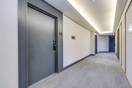 Hallway - 526 - 405 Dundas St.W., Oakville at 526 - 405 Dundas St.w., 1008 - GO Glenorchy, Oakville Hallway - 526 - 405 Dundas St.W., Oakville at 526 - 405 Dundas St.w., 1008 - GO Glenorchy, Oakville