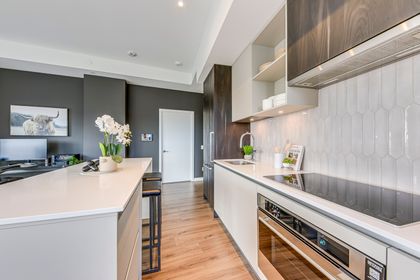 Kitchen - 526 - 405 Dundas St.W., Oakville at 526 - 405 Dundas St.w., 1008 - GO Glenorchy, Oakville Kitchen - 526 - 405 Dundas St.W., Oakville at 526 - 405 Dundas St.w., 1008 - GO Glenorchy, Oakville