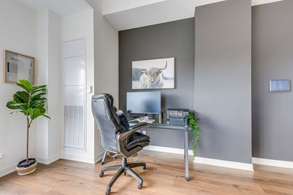 Living Area - 526 - 405 Dundas St.W., Oakville at 526 - 405 Dundas St.w., 1008 - GO Glenorchy, Oakville