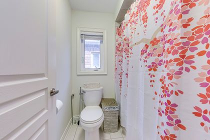 Semi-Ensuite - 463 Grindstone Tr., Oakville at 463 Grindstone Trail, 1010 - JM Joshua Meadows, Oakville