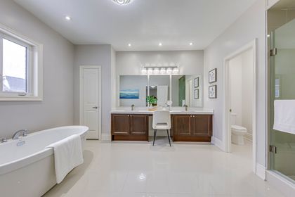 Primary Bedroom Ensuite - 3159 William Rose Way, Oakville at 3159 William Rose Way, 1010 - JM Joshua Meadows, Oakville