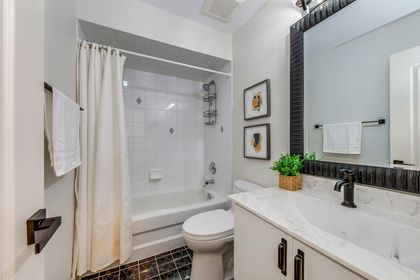 Main Bath - 55 - 2250 Rockingham Dr., Oakville at 55 - 2250 Rockingham Drive, JC Joshua Creek, Oakville