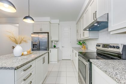Kitchen - 99 Grovewood Common, Oakville at 99 Grovewood Common, GO Glenorchy, Oakville