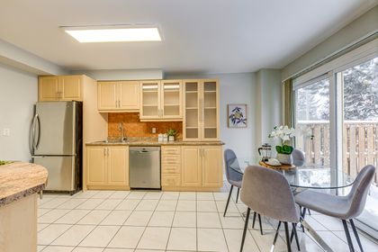 Kitchen - 2 - 2006 Glenada Cres., Oakville at 2 - 2006 Glenada Crescent, WC Wedgewood Creek, Oakville