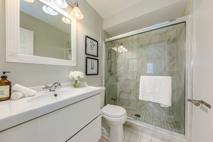 Primary Bedroom Ensuite - 2 - 2006 Glenada Cres., Oakville at 2 - 2006 Glenada Crescent, WC Wedgewood Creek, Oakville