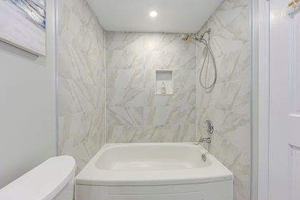 Main Bath - 2 - 2006 Glenada Cres., Oakville at 2 - 2006 Glenada Crescent, WC Wedgewood Creek, Oakville