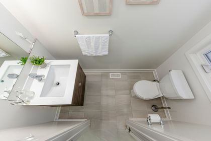 Powder Room - 225 Fowley Dr., Oakville at 225 Fowley Drive, 1008 - GO Glenorchy, Oakville