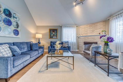 Family Room - 343 Northwood Dr., Oakville at 343 Northwood Drive, 1007 - GA Glen Abbey, Oakville