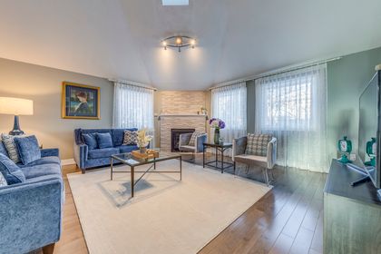 Family Room - 343 Northwood Dr., Oakville at 343 Northwood Drive, 1007 - GA Glen Abbey, Oakville