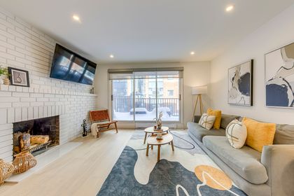 Living Area - 40 Irwin Ave., Toronto at 40 Irwin Avenue, Bay Street Corridor, Toronto