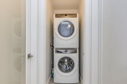 Ensuite Laundry - 40 Irwin Ave., Toronto at 40 Irwin Avenue, Bay Street Corridor, Toronto