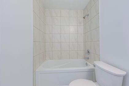 4pc Bath - 806 - 461 Green Rd., Hamilton at 806 - 461 Green Road, Stoney Creek, Hamilton