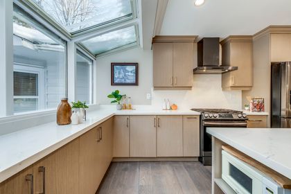 Kitchen - 1399 Chriseden Dr., Mississauga at 1399 Chriseden Drive, Lorne Park, Mississauga