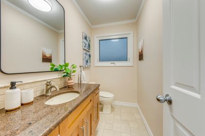 Powder Room - 185 All Saints Cres., Oakville at 185 All Saints Crescent, Eastlake, Oakville