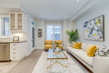 Living Area - 378 Alderwood Common, Oakville at 378 Alderwood Common, 1010 - JM Joshua Meadows, Oakville