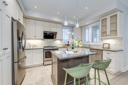 Kitchen - 378 Alderwood Common, Oakville at 378 Alderwood Common, 1010 - JM Joshua Meadows, Oakville