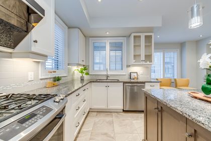 Kitchen - 378 Alderwood Common, Oakville at 378 Alderwood Common, 1010 - JM Joshua Meadows, Oakville