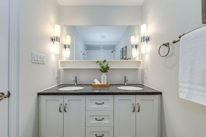 Main Bath - 378 Alderwood Common, Oakville at 378 Alderwood Common, 1010 - JM Joshua Meadows, Oakville