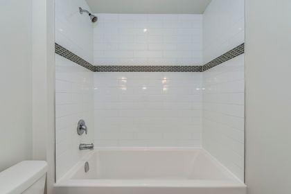 Main Bath - 378 Alderwood Common, Oakville at 378 Alderwood Common, 1010 - JM Joshua Meadows, Oakville