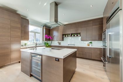 Kitchen - 1384 Pinery Cres., Oakville at 1384 Pinery Crescent, 1009 - JC Joshua Creek, Oakville