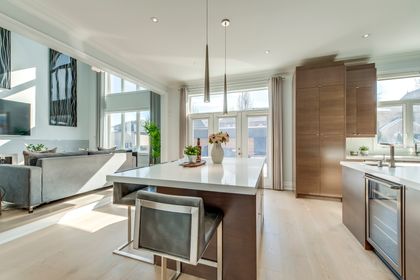 Kitchen - 1384 Pinery Cres., Oakville at 1384 Pinery Crescent, 1009 - JC Joshua Creek, Oakville