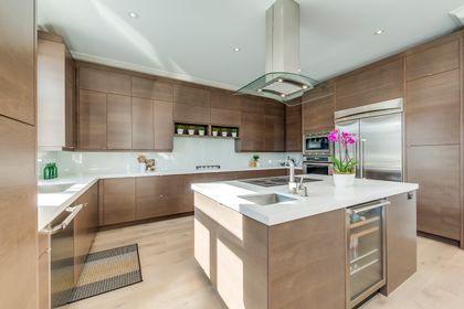 Kitchen - 1384 Pinery Cres., Oakville at 1384 Pinery Crescent, 1009 - JC Joshua Creek, Oakville