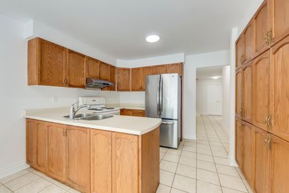 Kitchen - 3582 Italia Cres., Mississauga at 3582 Italia Crescent, Fairview, Mississauga