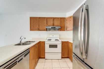 Kitchen - 3582 Italia Cres., Mississauga at 3582 Italia Crescent, Fairview, Mississauga