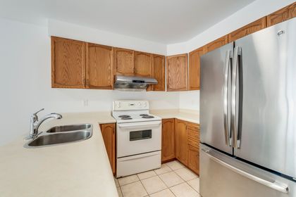 Kitchen - 3582 Italia Cres., Mississauga at 3582 Italia Crescent, Fairview, Mississauga